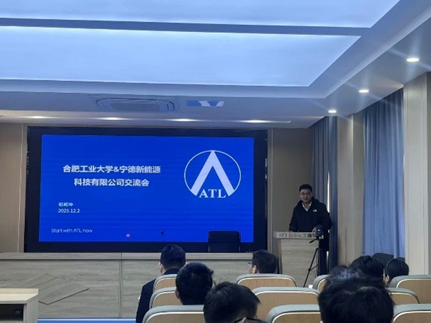 会议室里的人们 AI 生成的内容可能不正确。